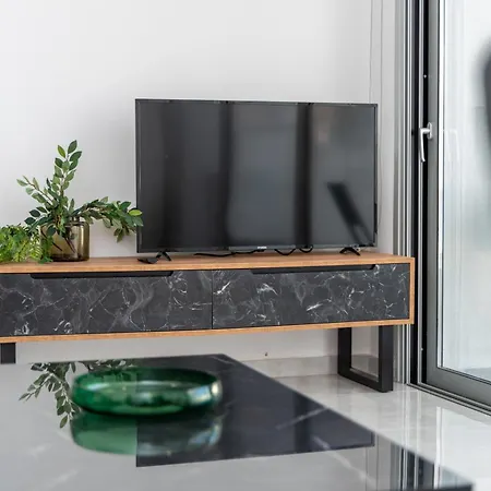 Lägenhet New 2 Bedroom Flat In Aglantzia