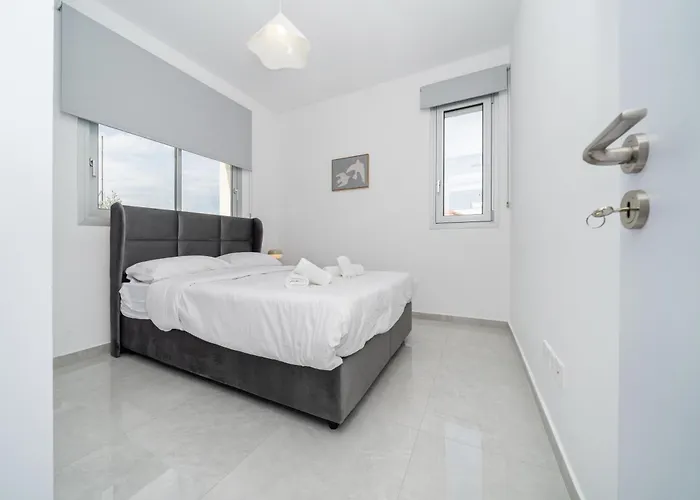 New 2 Bedroom Flat In *