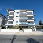 New 2 Bedroom Flat In 公寓 *
