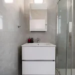 New 2 Bedroom Flat In Apartament