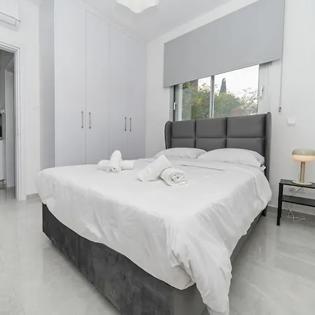 New 2 Bedroom Flat In *