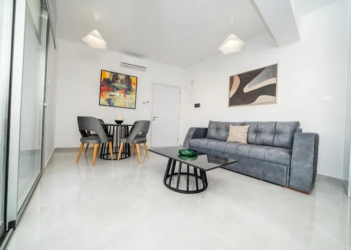 Apartmán New 2 Bedroom Flat In