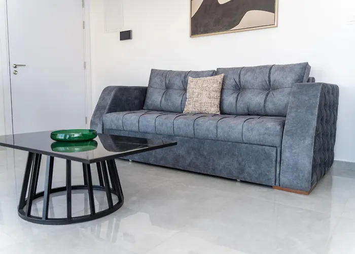 Apartmán New 2 Bedroom Flat In *